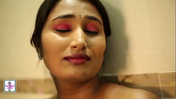 Indian Beauty’s Steamy Bathroom Affair – Leaked Mms
